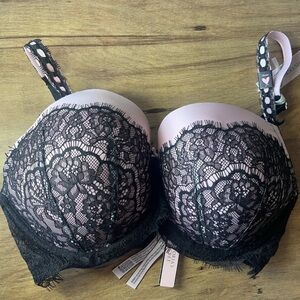 Gorgeous Woman’s Victorias Secret Black Lace Bra
